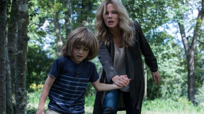 the_disappointments_room_-_kate_beckinsale_-_still_1_-_h_-_2016_
